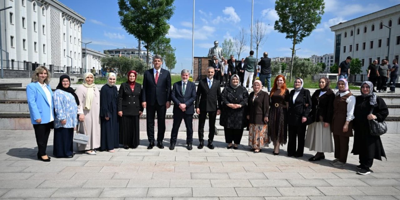 Kartepe Kent Meydanı’da Bayram Bereketi