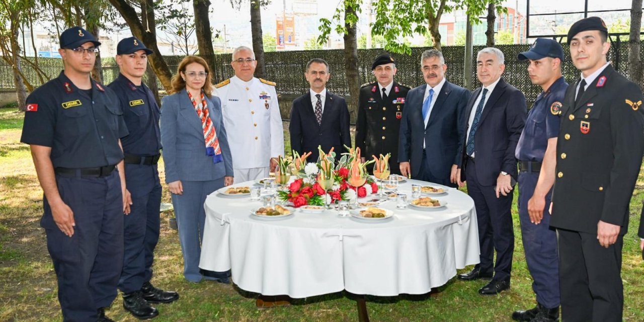 Vali Aktaş'tan İl Jandarma Komutanlığına Bayram Ziyareti
