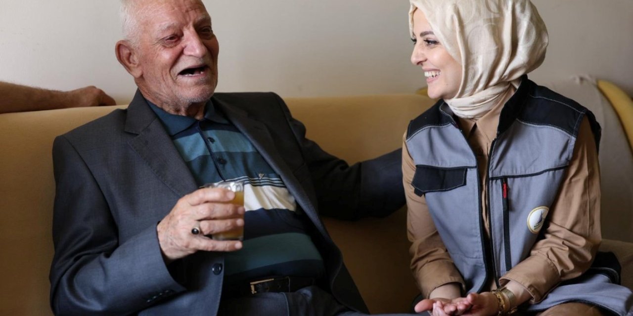 "Alo Evlat" ekipleri bayramda yaşlıları yalnız bırakmadı