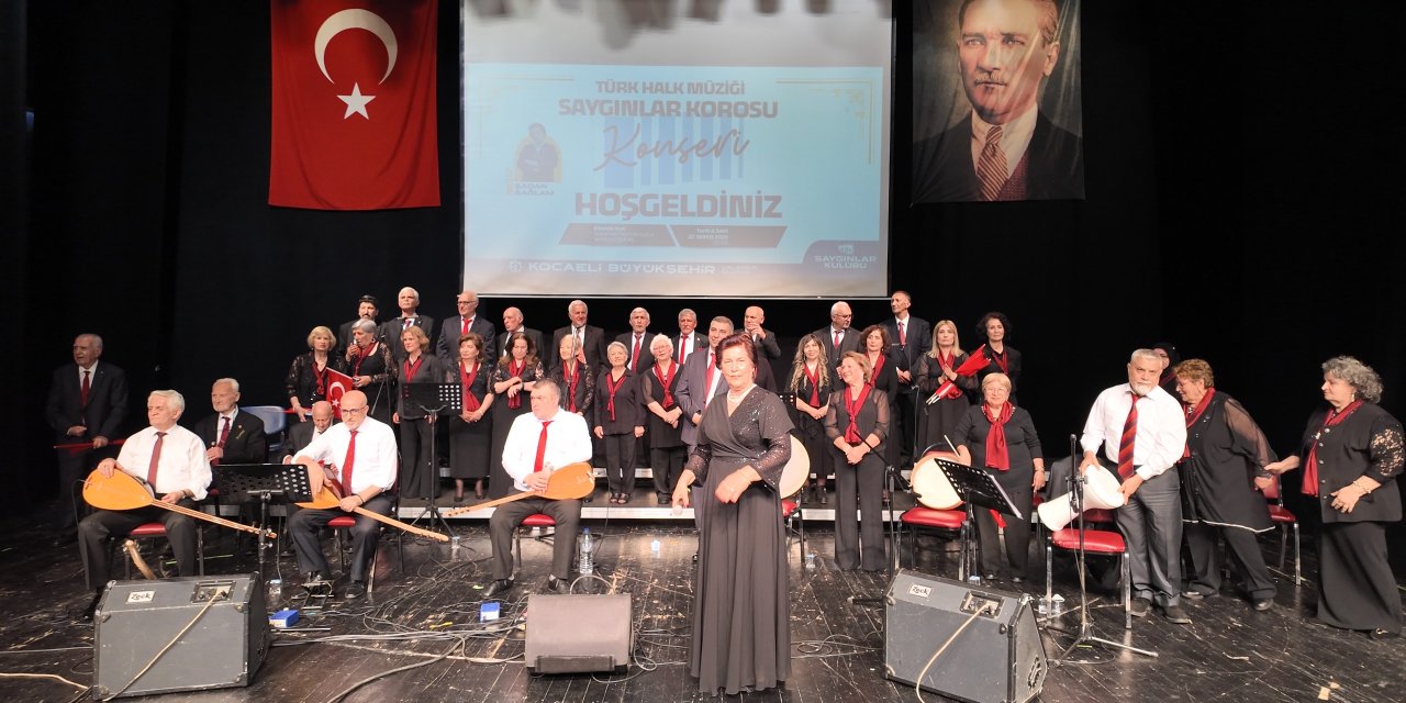 Saygınlar Korosu gönülleri coşturdu