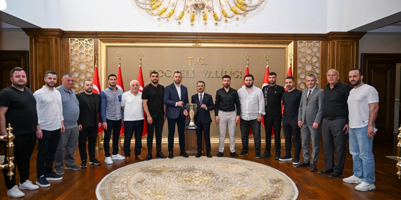 Gölcükspor'dan Vali İlhami Aktaş'a Ziyaret