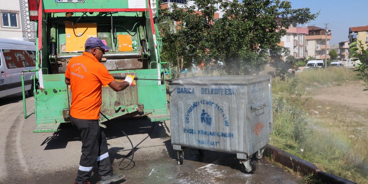 Darıca'da 100 kişilik özel ekiple yaz temizliği