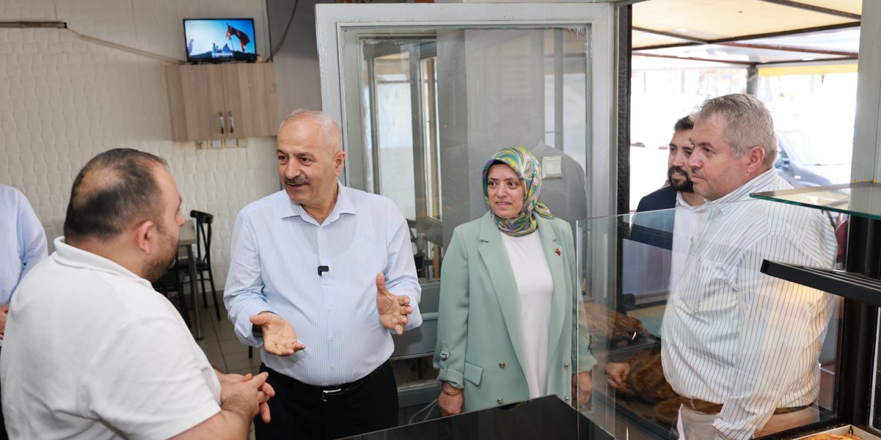 Büyükgöz Arapçeşme’de Esnafla Bir Araya Geldi