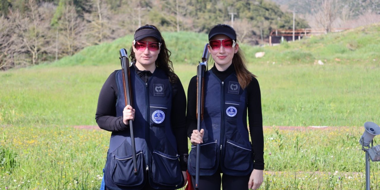 Kağıtspor’da başarı ve dostluk bir arada