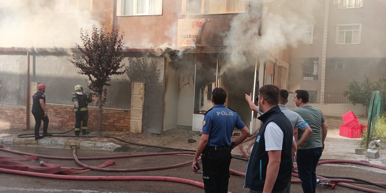 Alevlere iş makinesiyle müdahale