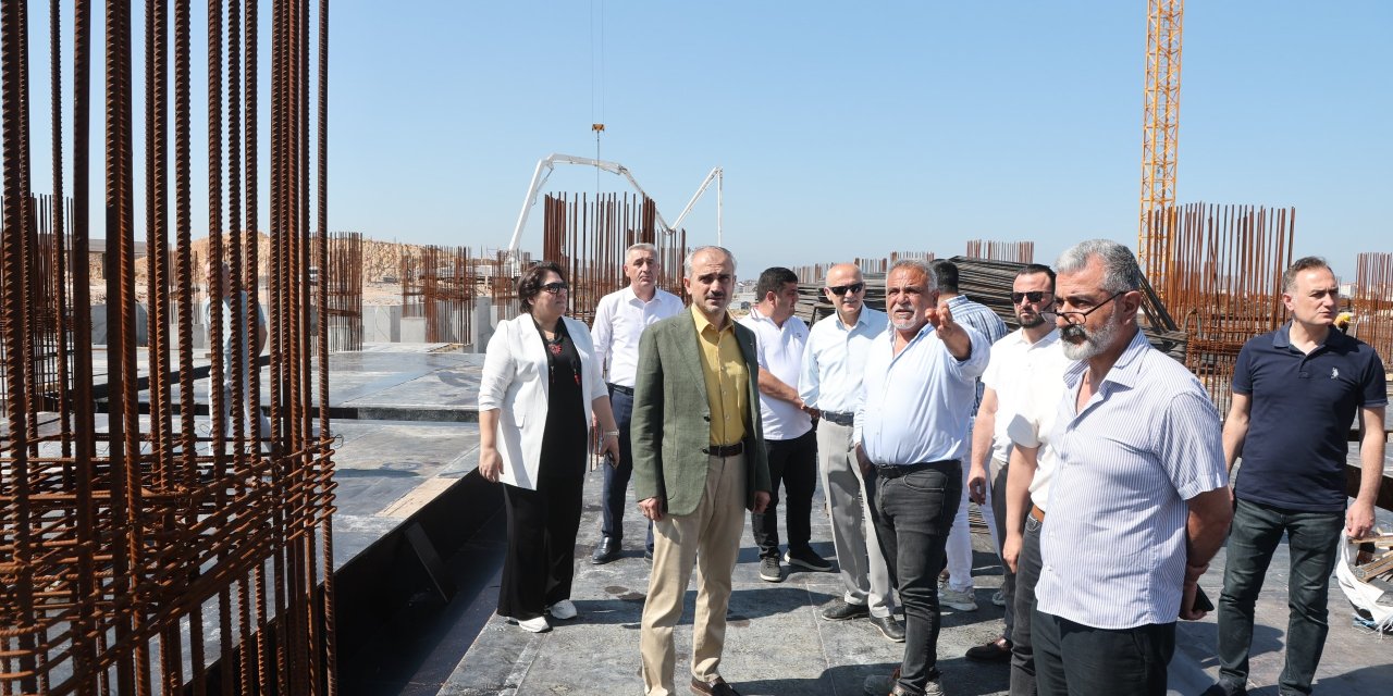 Çiftçi, Çayırova Devlet Hastanesi inşaatını incele