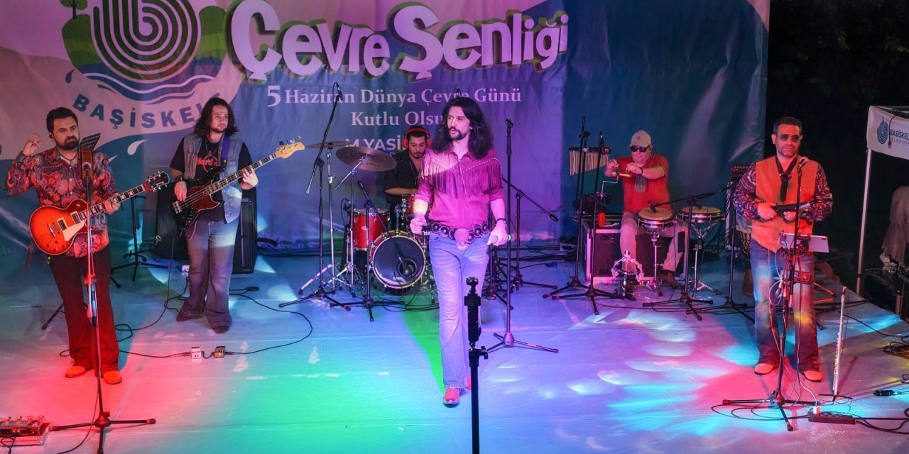 Barış Manço şarkılarıyla konser coşkusu