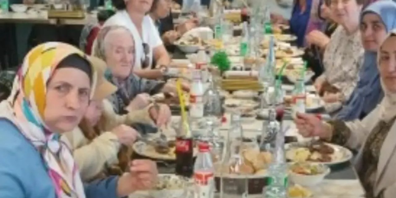 Artvin Kadın Derneği’nden   Anlamlı Huzurevi  Ziyareti