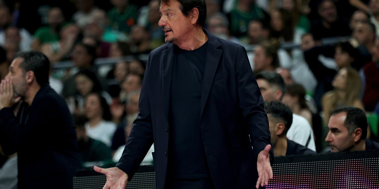 Ergin Ataman, Olimpiakos taraftarına cevap verdi