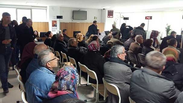 Vatandaş çipli kimliğe akın etti