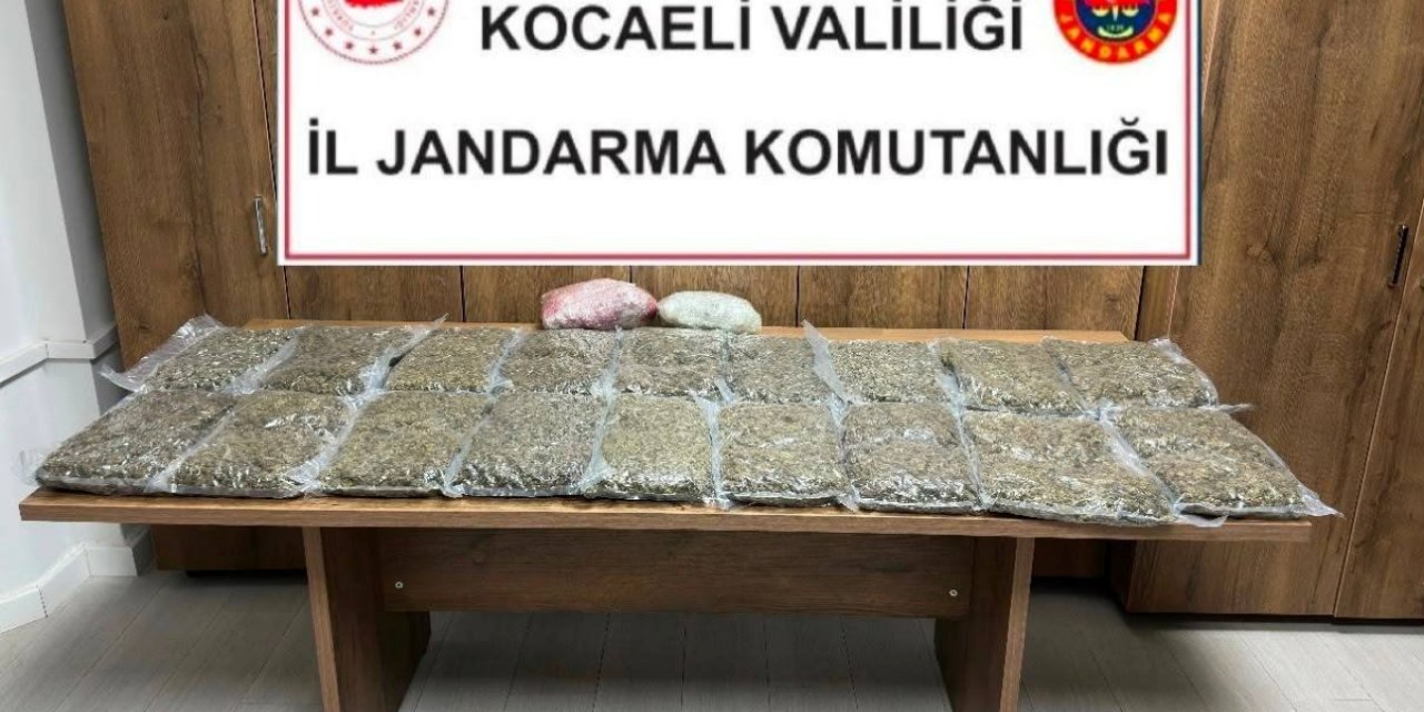 Durdurulan  araçtan 1O kilo  uyuşturucu ele geçirildi