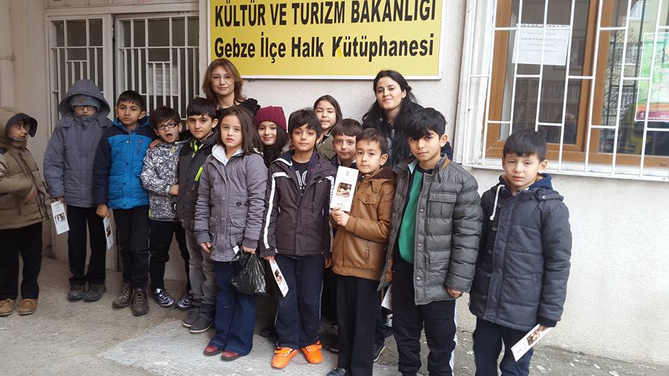 Öğrencilerden kütüphane ziyareti