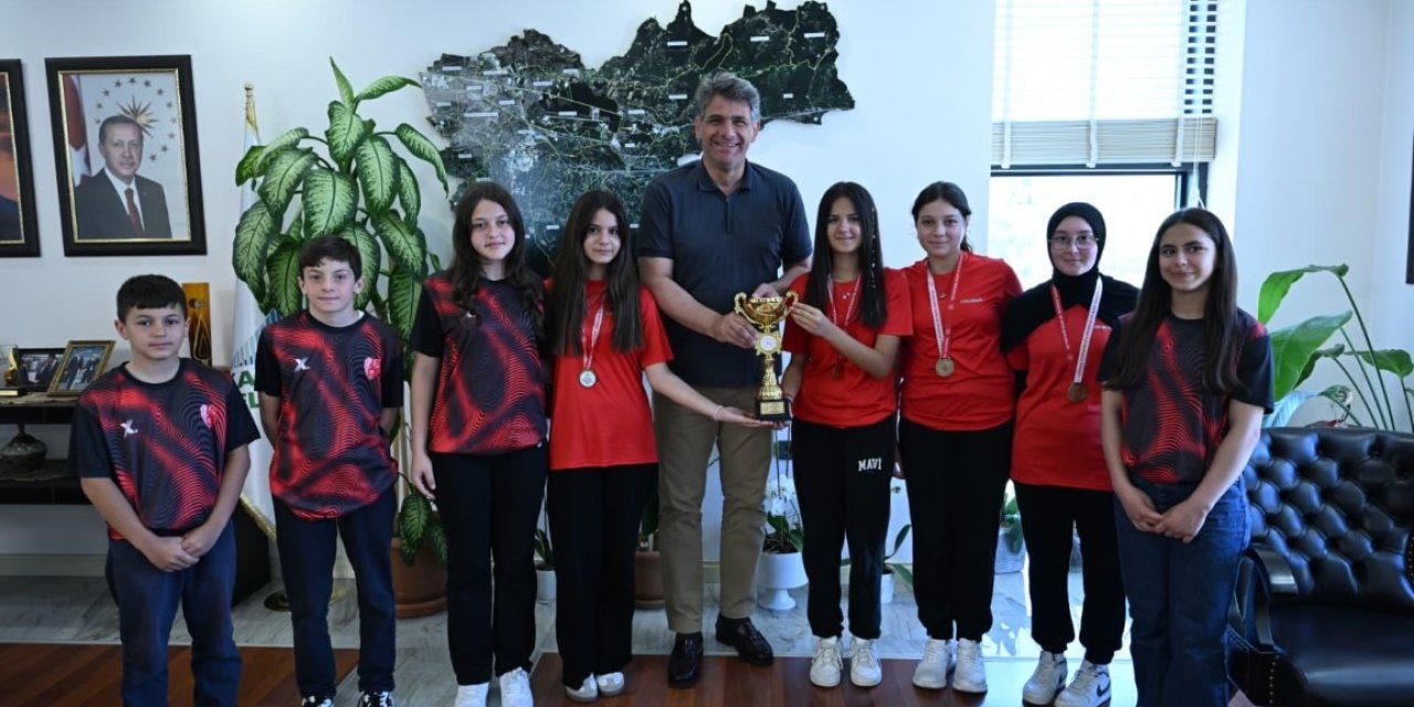 Genç Sporcular Başarılarını Başkan Kocaman’la Paylaştı
