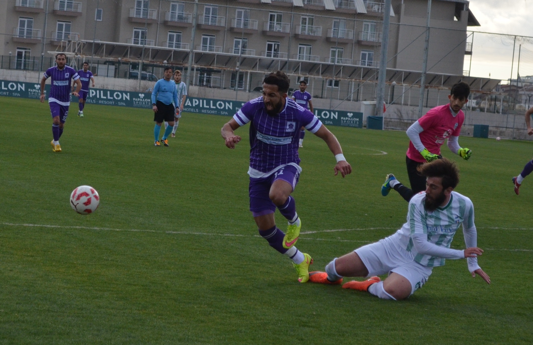 MURAT YILMAZ ONU ÇOK İYİ YAPIYOR