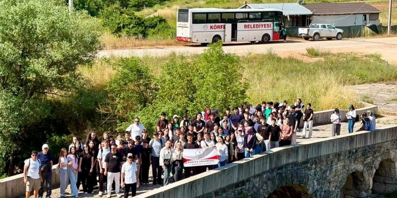 Körfez'de gençler doğa  yürüyüşünde buluştu