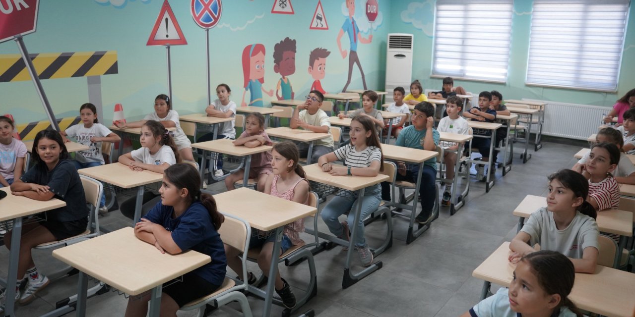 7 bin 530 öğrenci Büyükşehir’le kuralları öğrendi
