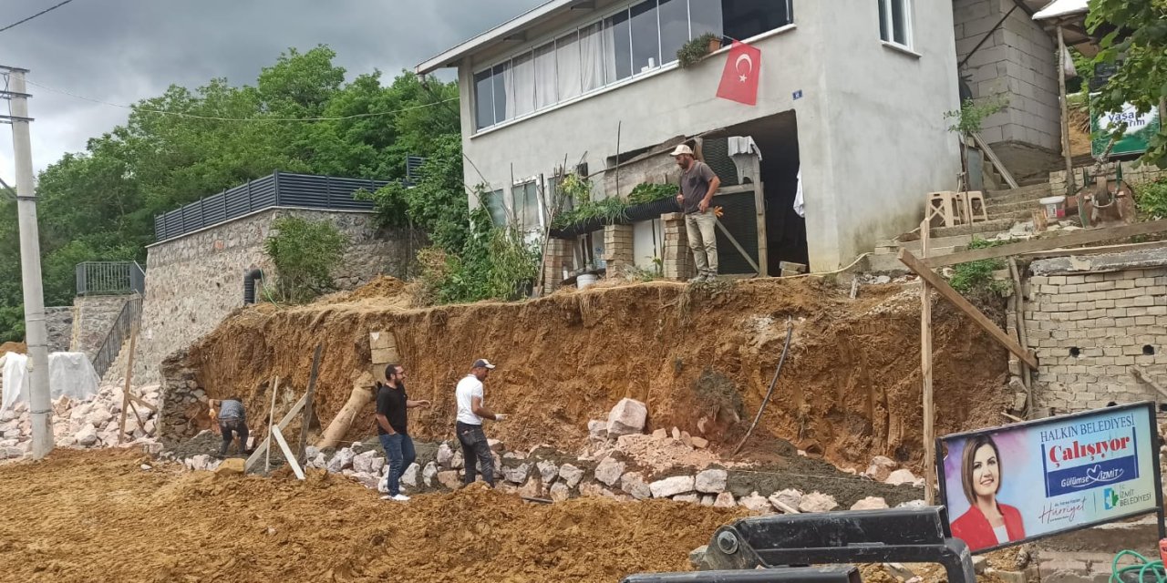 Akmeşe’de taş duvar çalışması