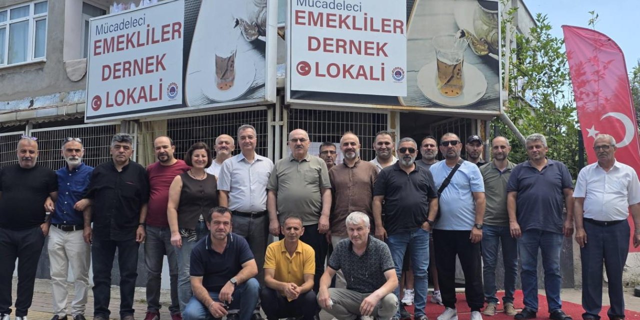 Mücadeleci Emekliler Derneği’nde Bayrak Değişimi