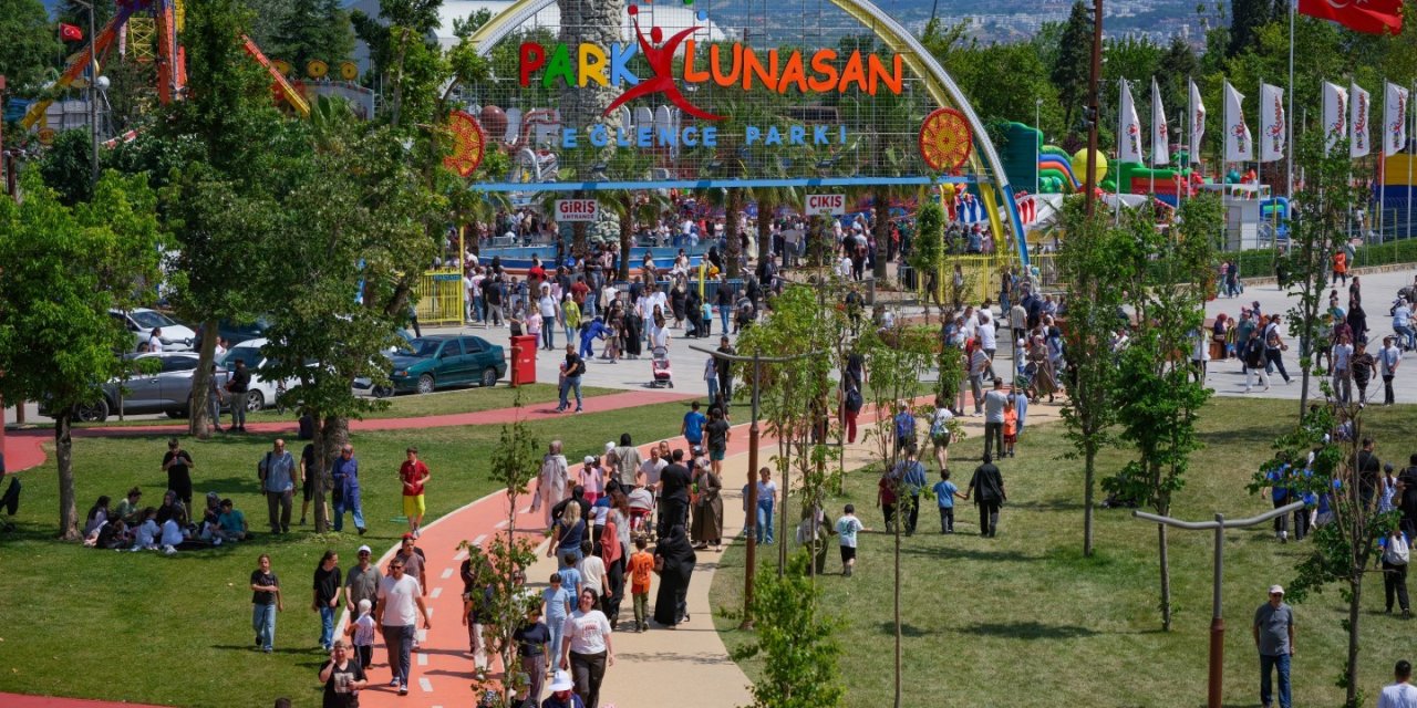 İzmit Millet Bahçesi   eğlencenin kalbi oldu