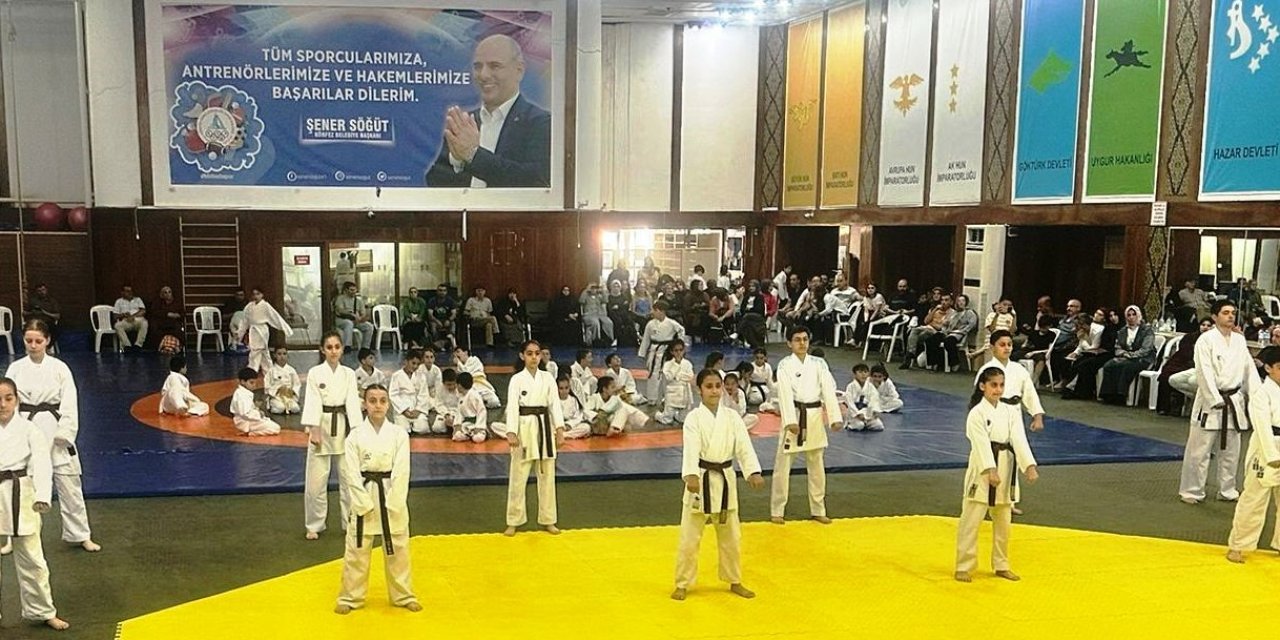 Körfez'de 45 karateci  bir üst kuşağa terfi etti