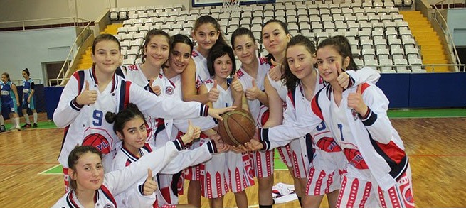  YILDIZ KIZLARDA FİNALE DOĞRU