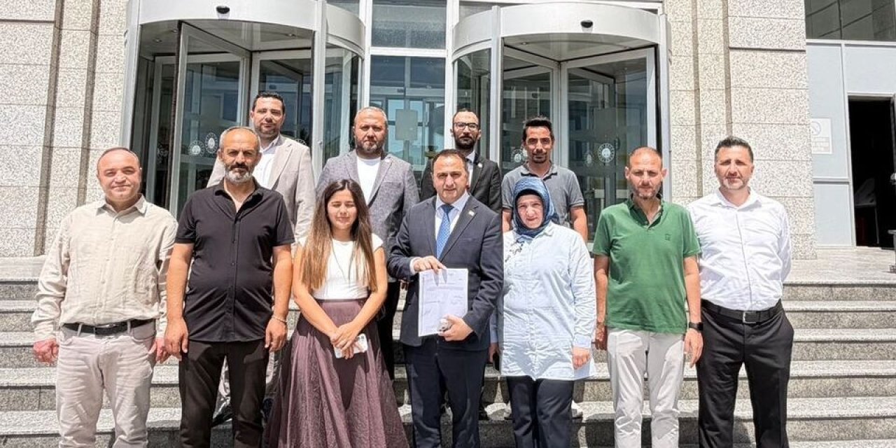 Hakan Alaşar mazbatasını aldı