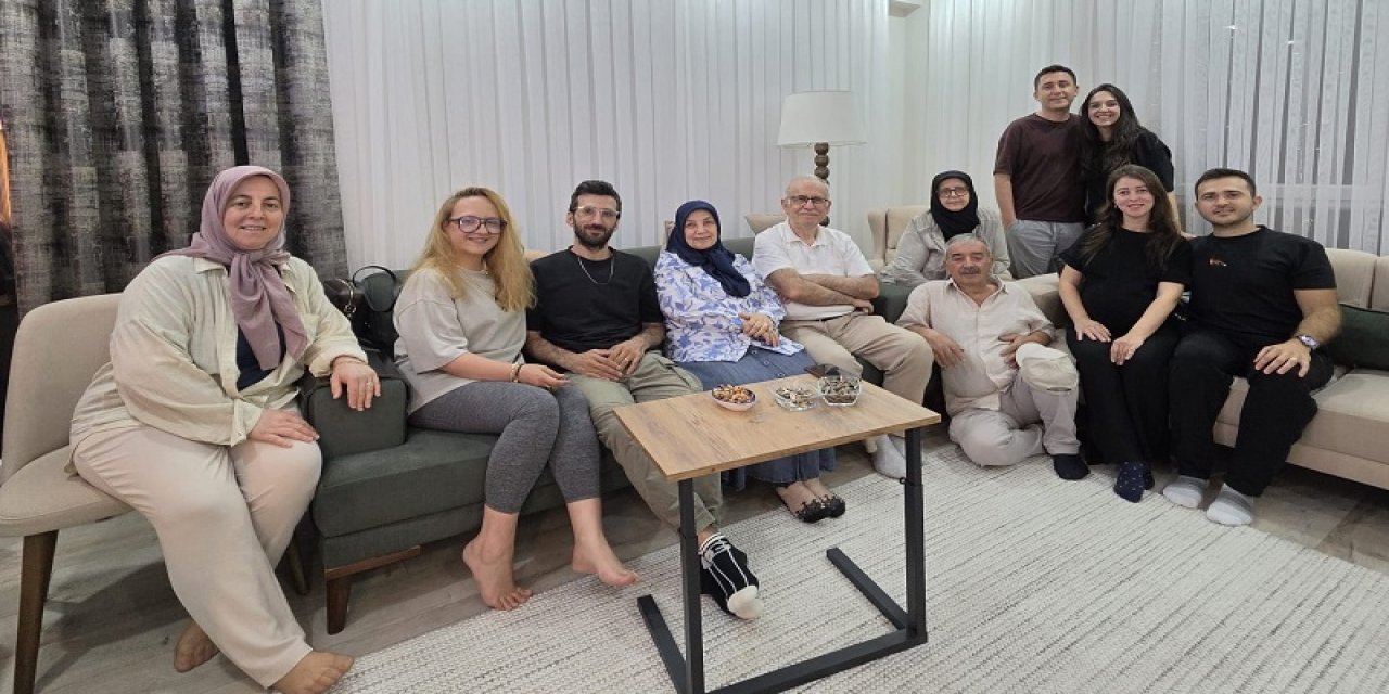 Güngör Ailesi Güle güle oturun gecesinde
