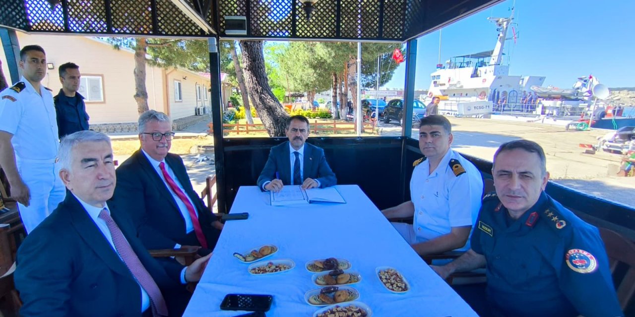 Vali Aktaş, Sahil Güvenlik  Komutanlığını Ziyaret Etti