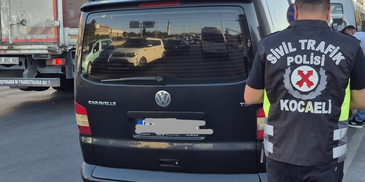 Kocaeli Emniyeti Korsana Geçit Vermedi :3 Araca Ceza Yağdı!
