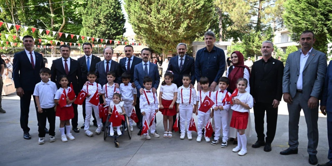 Vali İlhami Aktaş, Karne  Heyecanına Ortak Oldu