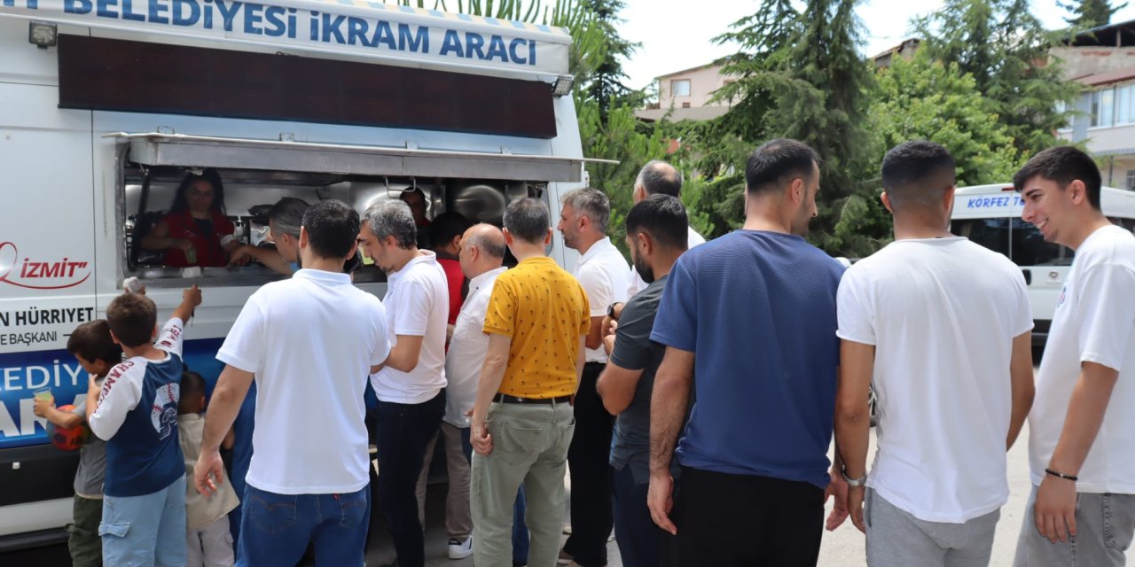 İzmit Belediyesi, Necatibey Camiinde cemaat ile buluştu