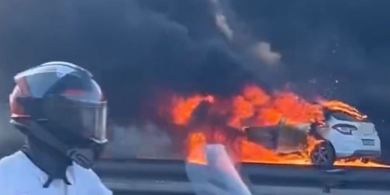 TEM Otoyolu’nda alev alev yanan otomobil kullanılamaz hale geldi