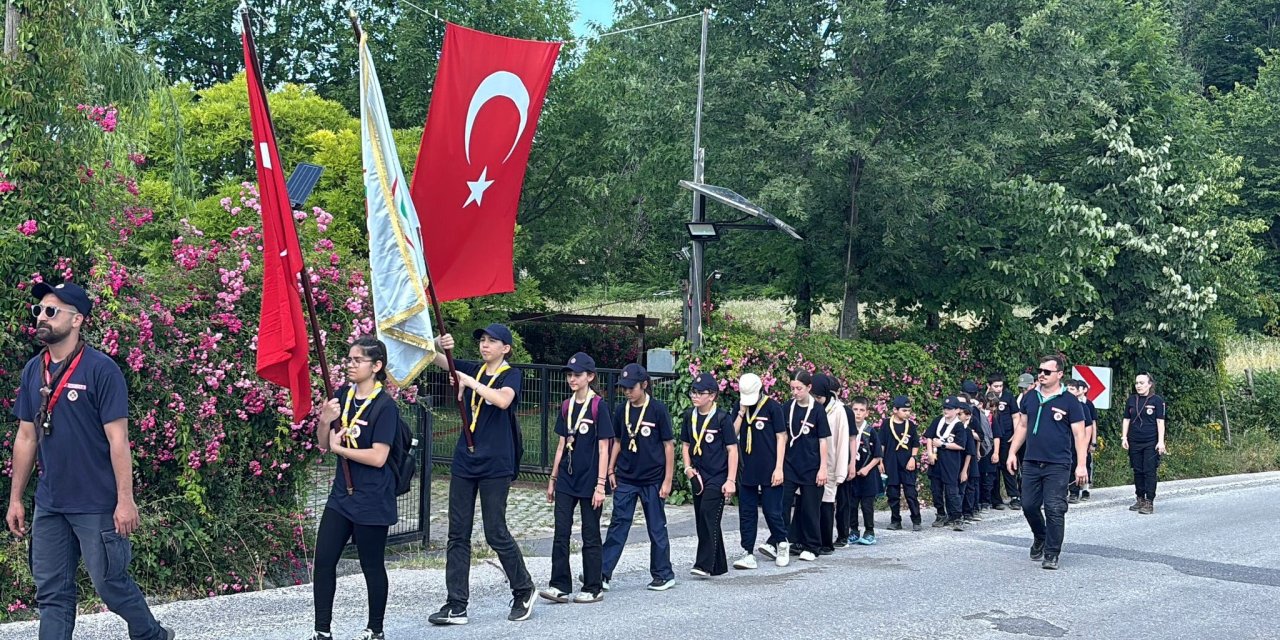 Başiskele'de izciler Servetiye  Cephesi'nde tarihle buluştu