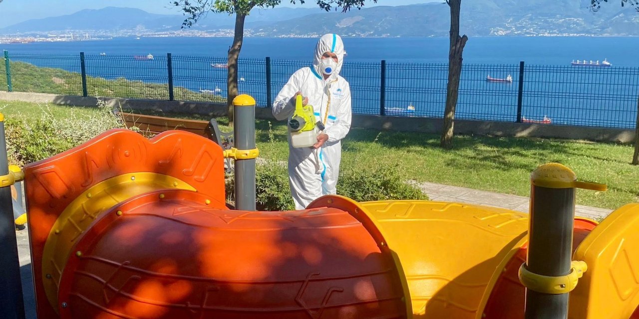 Çocuk parklarında hijyen mesaisi