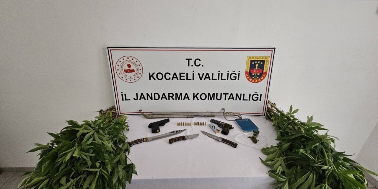 Ev değil Adeta Suç Deposu!