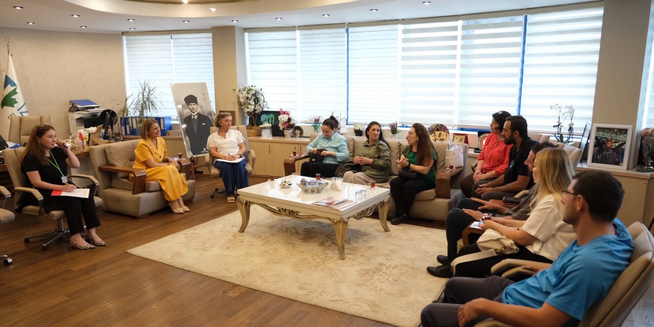İzmitliler Anlattı, Hürriyet Dinledi