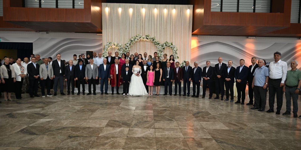 Vali Aktaş, Yağmur Ecem ve Alperen Çiftinin Nikah Törenine Katıldı