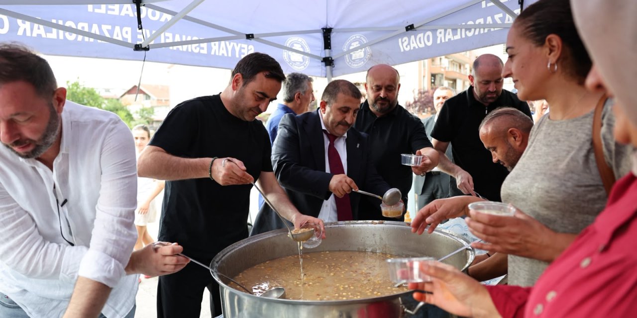 Binlerce Vatandaşa Aşure İkramı
