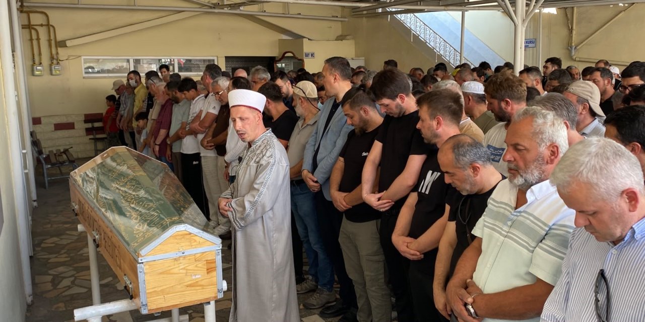 Yeğeni tarafından öldürülen adam toprağa verildi