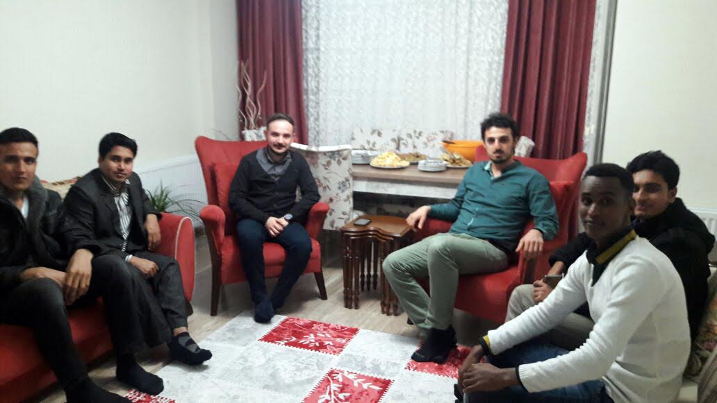 ''Misafir ol gel bana''