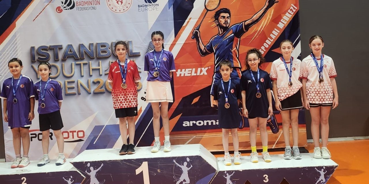 Badmintonculardan iki bronz madalya