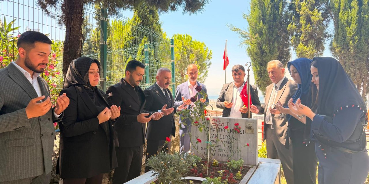 MHP Dilovası 15 Temmuz Şehitlerini Andı