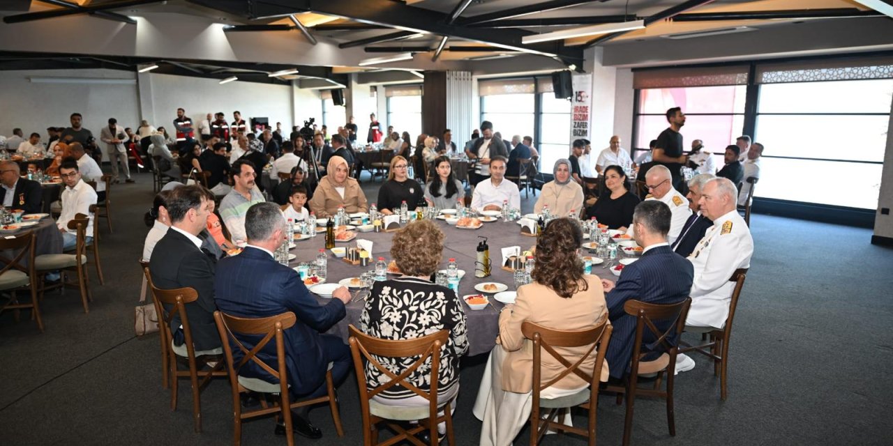 Şehit Aileleri ve Gazileri  Onuruna Yemek Verildi