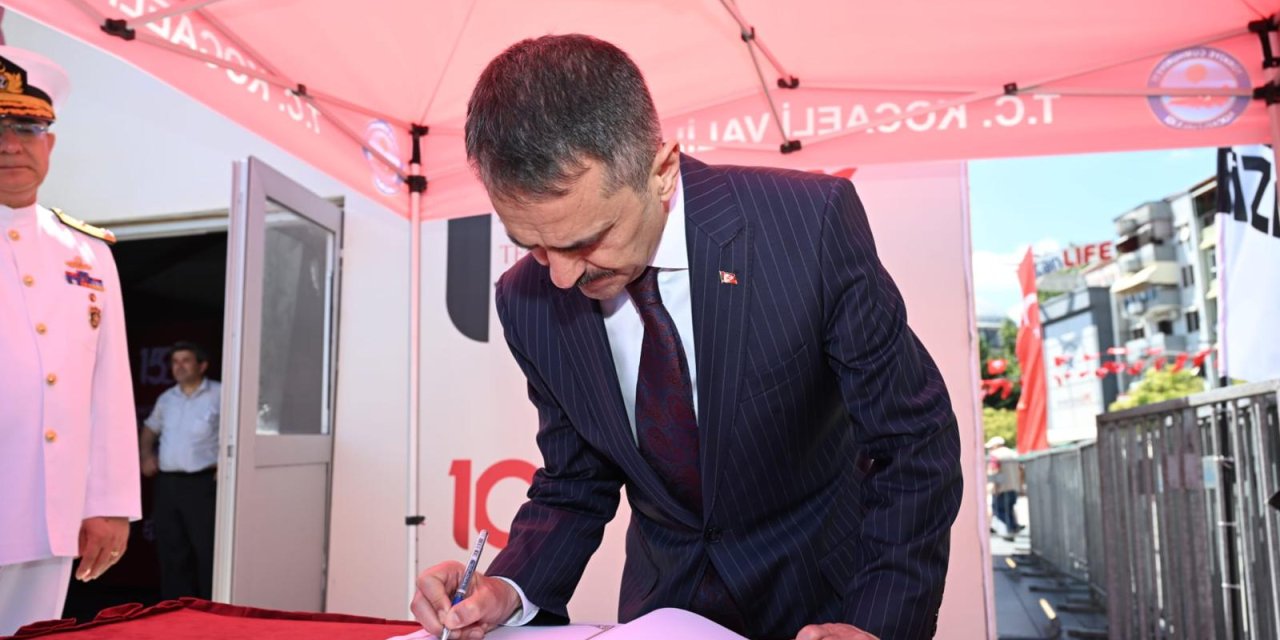 Vali Aktaş, Anma Çadırını Ziyaret Etti