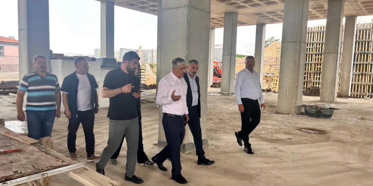 Dilovası'nın yeni belediye binası yükseliyor