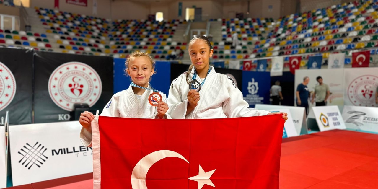 Sakaryalı sporcular Kocaeli'den madalyalar ile döndü