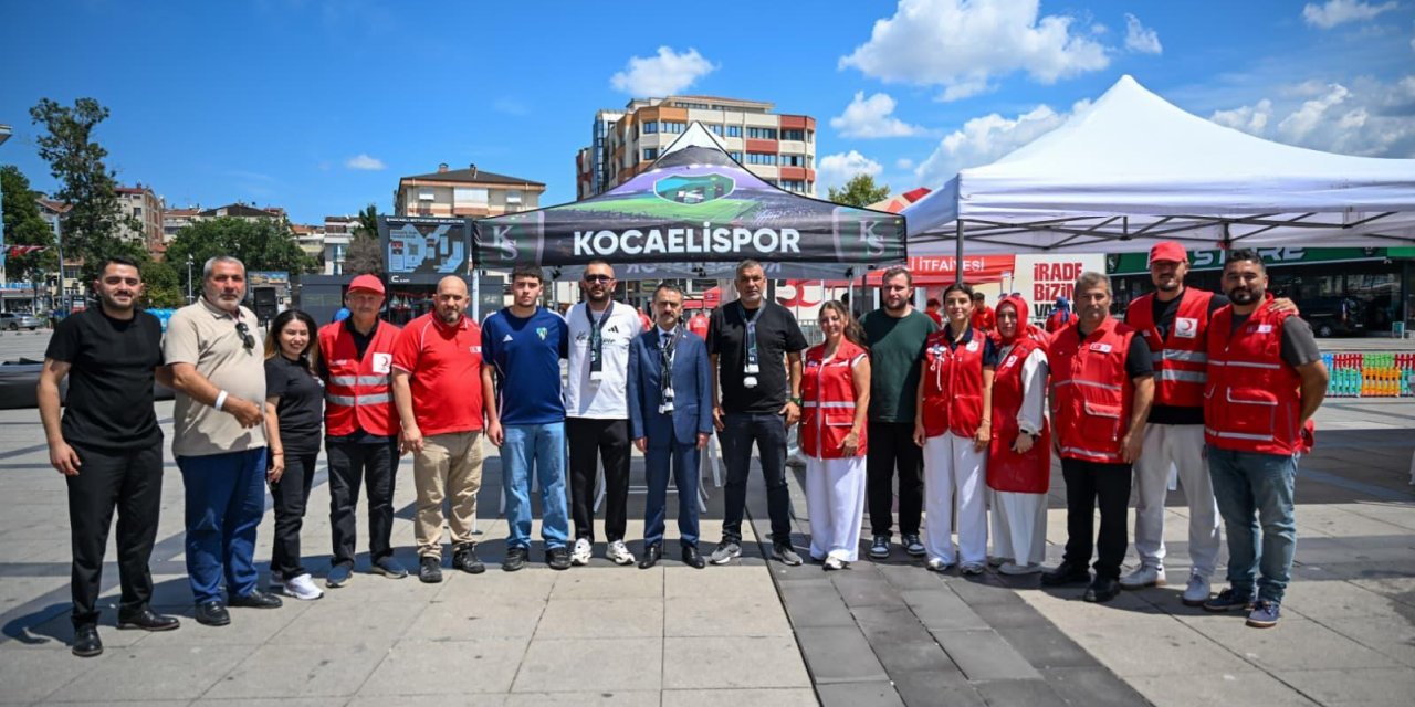 Vali İlhami Aktaş, Kan Bağışı Alanını Ziyaret Etti