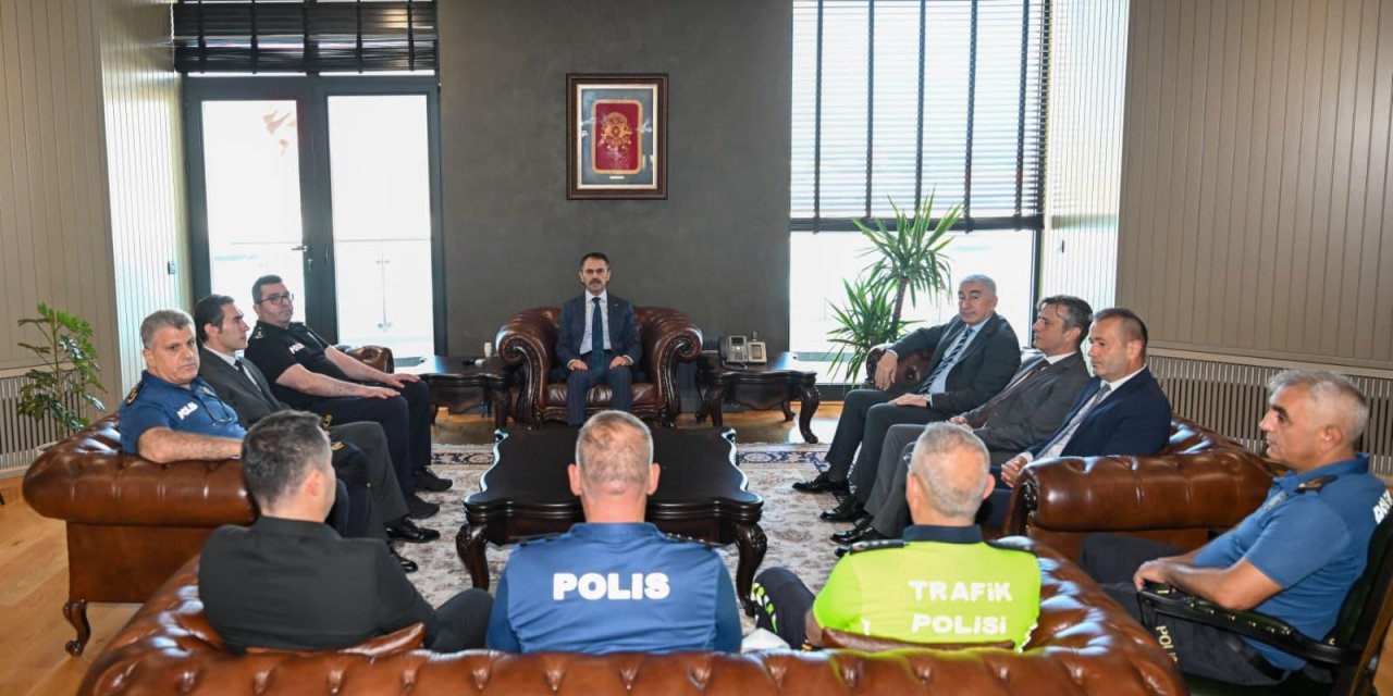 Vali İlhami Aktaş’tan Başarı Belgesi