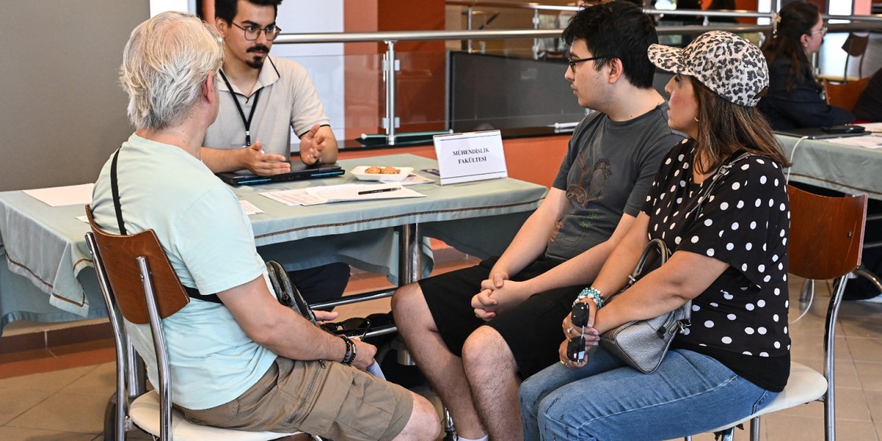 Kocaeli Üniversitesi Tanıtım  ve Tercih Günleri Sona Erdi