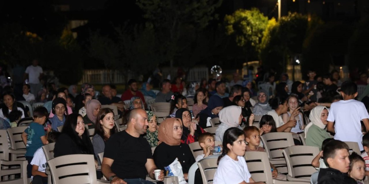 Yaz Akşamları Açık Hava Sinemasıyla Renkleniyor